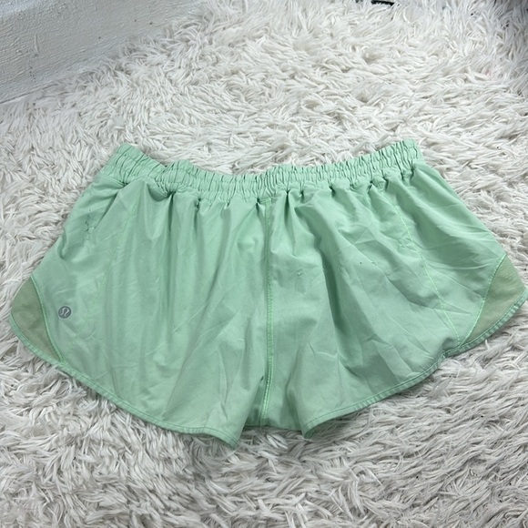 Lululemon Hotty Hot Short II *2.5" Citra Lime - Picture 6 of 10